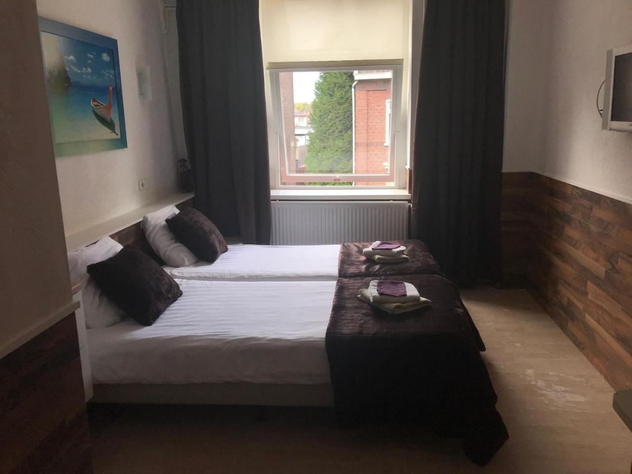 De Zevende Hemel Hotel Kerkrade Bagian luar foto